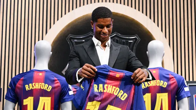 Foto: Pamer Nomor Punggung 14, Marcus Rashford Resmi Membela Barcelona