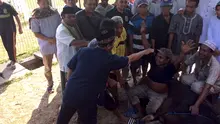 Penyembelihan hewan kurban dari Persebaya di Wisma Eri Irianto, kawasan Karanggayam, Surabaya, Rabu (22/8/2018). (Bola.com/Aditya Wani)