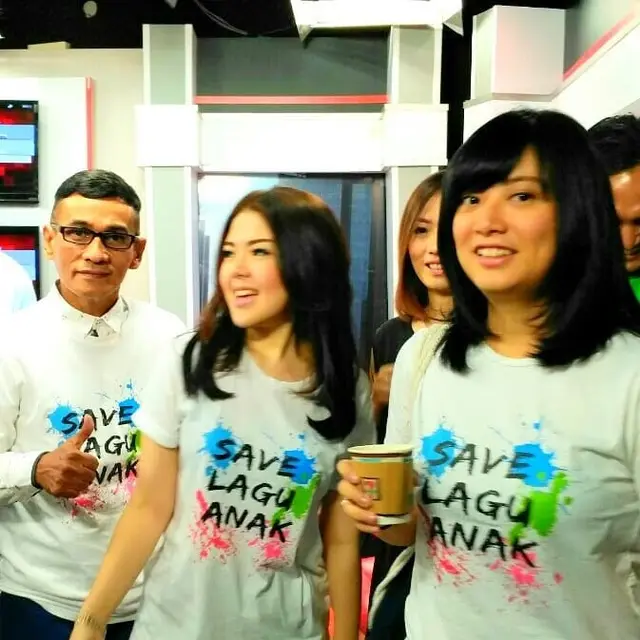 Potret Kenangan Papa T Bob Bersama Seleb Tanah Air