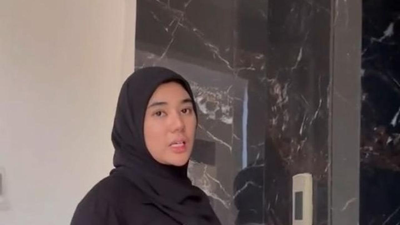 Dari Luar Tampak Megah, Begini Kondisi Sebenarnya Rumah Baru Clara Shinta yang Jadi Sorotan