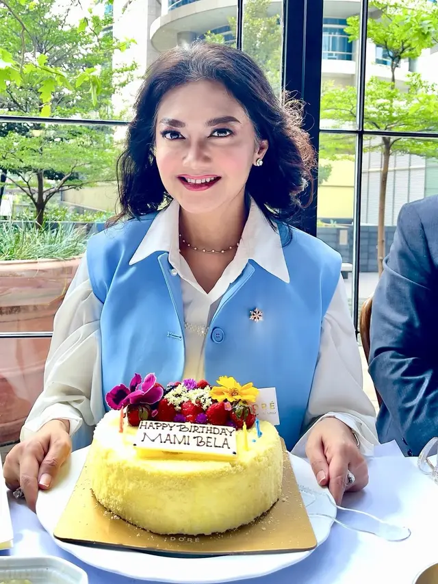 Pilihan Model Kalung Bella Saphira, Tampak Mewah dan Elegan
