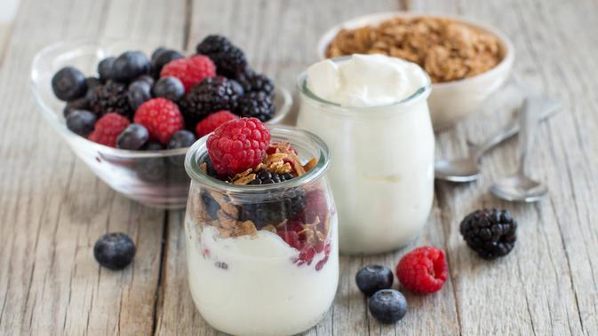 Ilustrasi yogurt (iStockphoto)