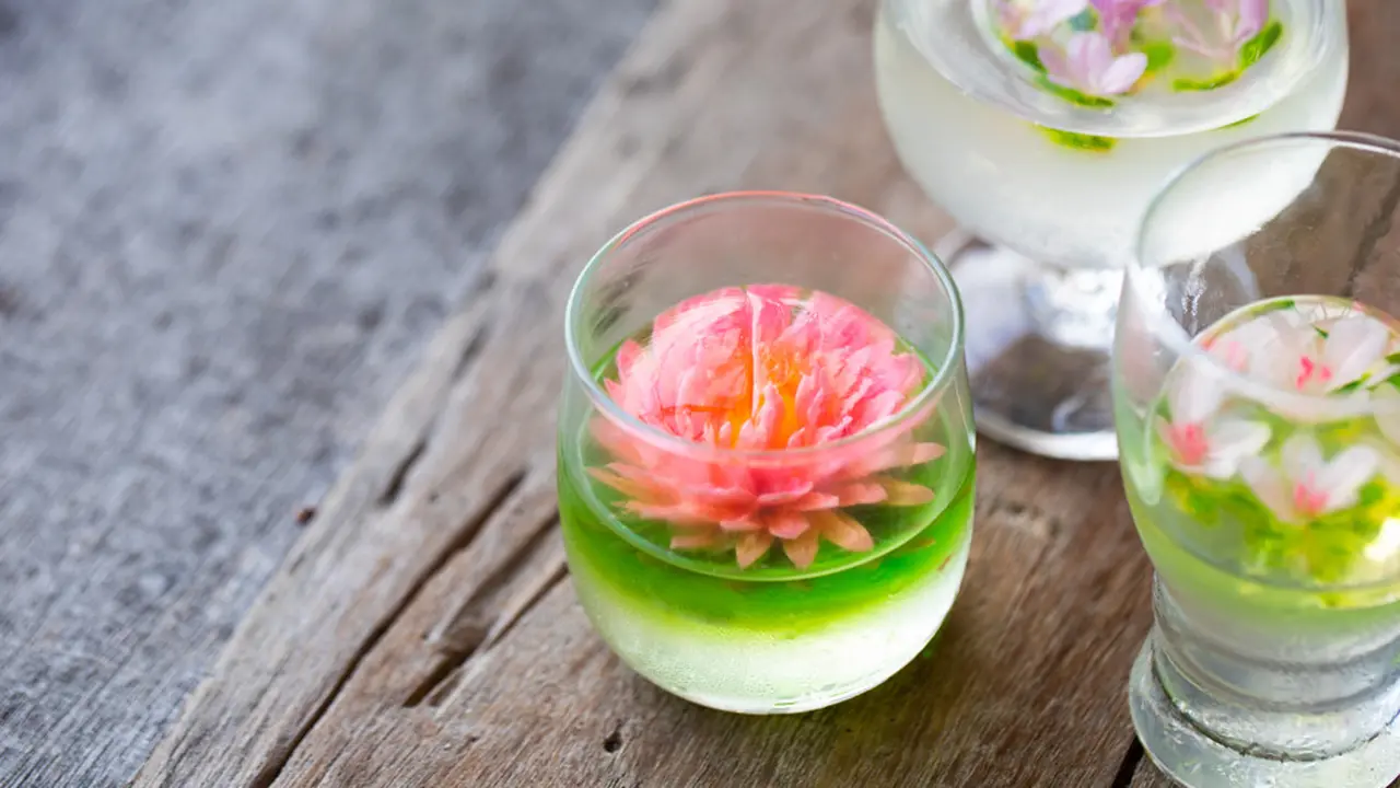 Puding kerap dijadikan menu dessert yang menyegarkan dimakan siang-siang.