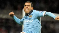 Kapten Manchester City Carlos Tevez meluapkan kegembirannya usai mencetak gol saat melawan Wolverhampton Wanderers dalam lanjutan Liga Premier di City of Manchester Stadium, 15 Januari 2011. AFP PHOTO/ANDREW YATES