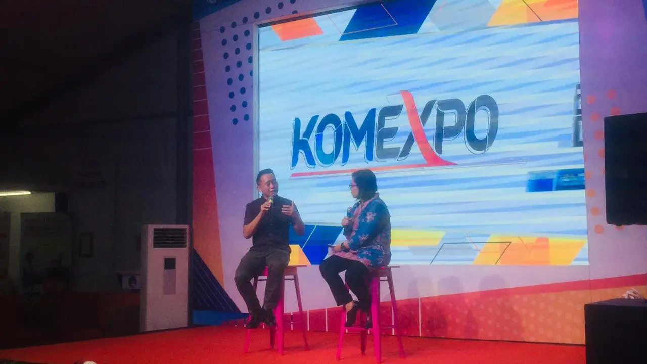 Ming Lim Kuok,  Advisor for Communication and Information UNESCO menjelaskan tentang pentingnya memerangi berita palsu atau hoax kepada siswa yang datang dalam KomExpo (Liputan6.com / Siti Khotimah)