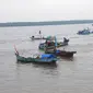 Aktifitas kapal nelayan di perairan Sungai Musi di perbatasan Kabupaten Banyuasin Sumsel (Liputan6.com / Nefri Inge)