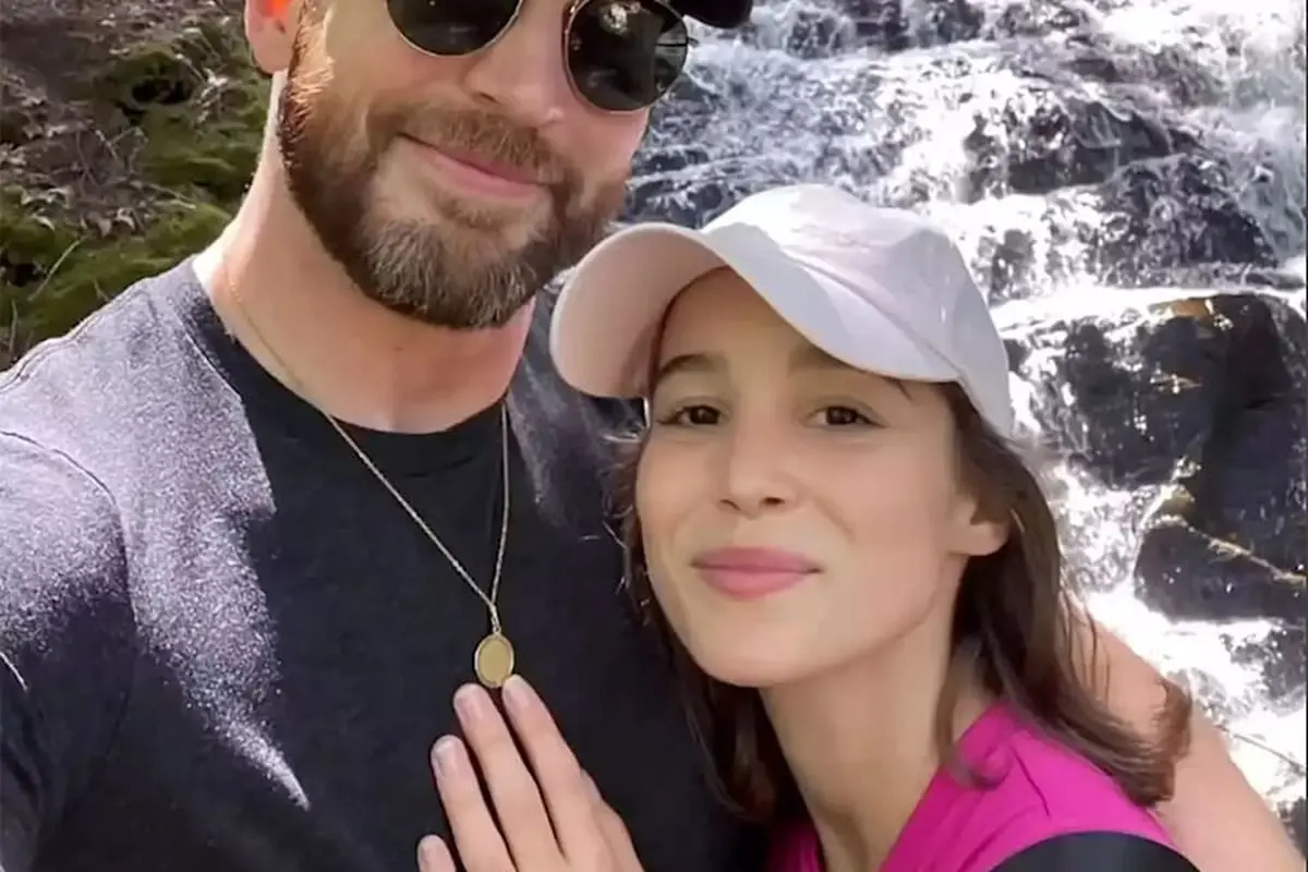 10 Potret Kemesraan Chris Evans dan Alba Baptista Sebelum Menikah, Bikin Fans Gigit Jari