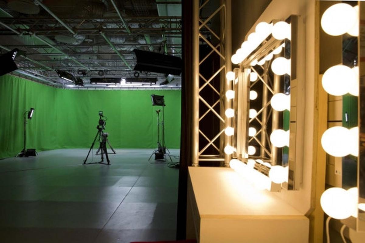 Mengintip studio baru Youtube di Prancis