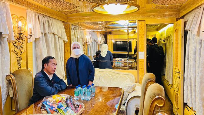 Presiden Jokowi dan ibu negara Iriana berangkat ke Kiev, Ukraina lewat Przemysl, Polandia menggunakan kereta luar biasa. (Foto: Biro Pers Sekretariat Presiden)
