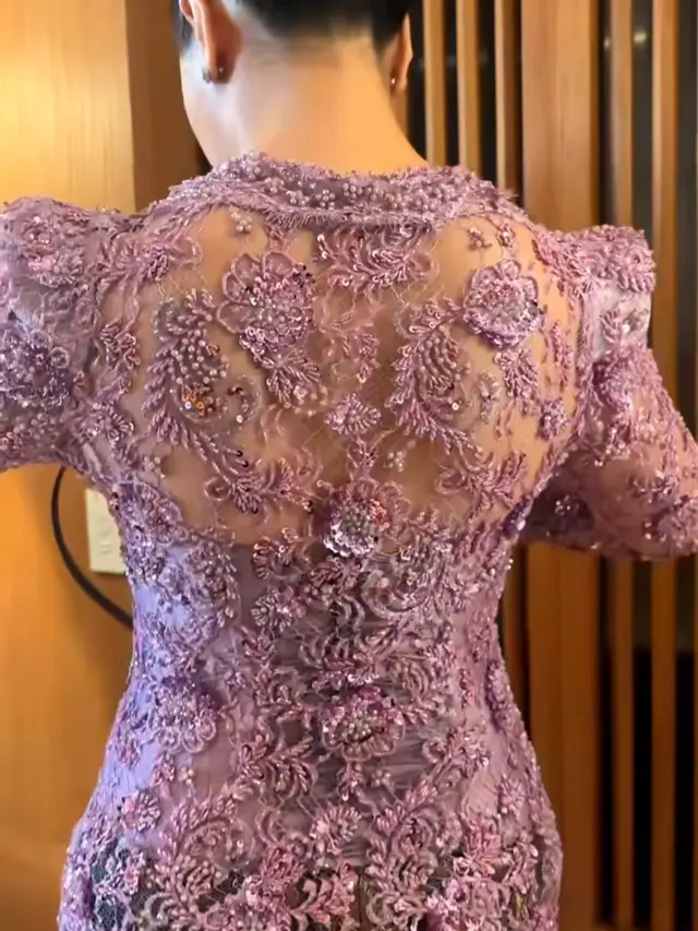 Nikita Willy Pakai Kebaya