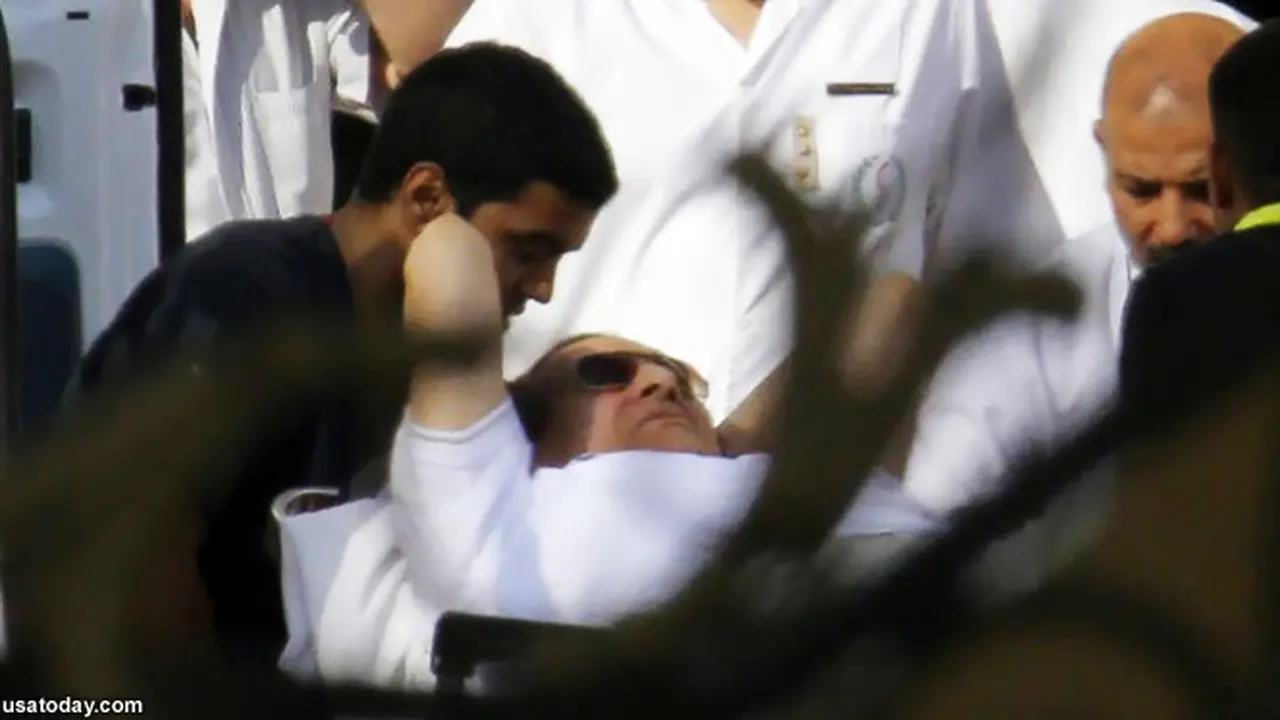 mubarak-bebas-130823b.jpg
