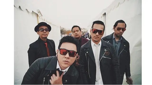 Dipecat Karena Langgar Kode Etik, Ini 6 Potret Kenangan Richie Bareng Five Minutes