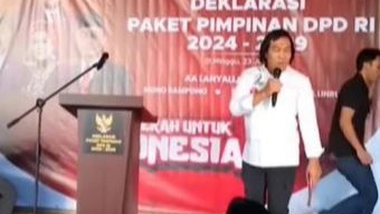 Sementara untuk tingkat keterpilihan Komeng berada di posisi ketiga dengan hasil 17,6 persen.<br>