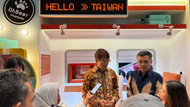 Wakil Perwakilan dari Taipei Economic and Trade Office (TETO) Trust Lin dan Direktur Dinas Pariwisata Taiwan di Jakarta, Zhou Shi bi di acara International Islamic Expo 2025 pada Jumat (11/7/2025) di Jakarta (Dok. TETO).
