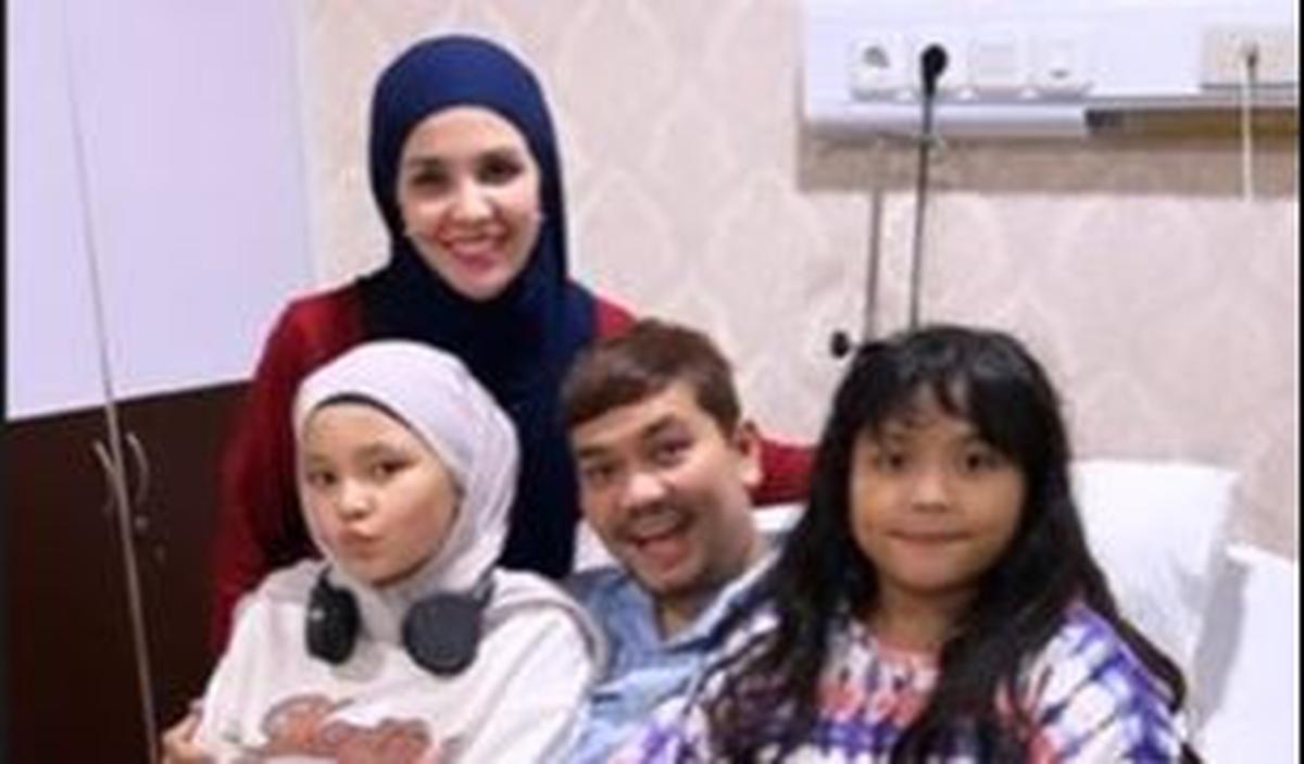 Diantar Aldila dan Anak-anaknya