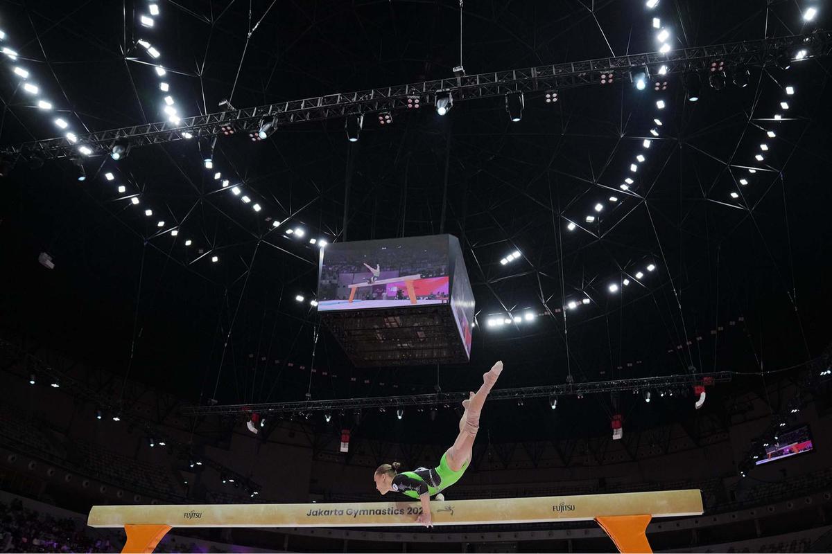 FOTO: Momen Gemilang Angelina Melnikova di Kejuaraan Dunia Gimnastik 2025