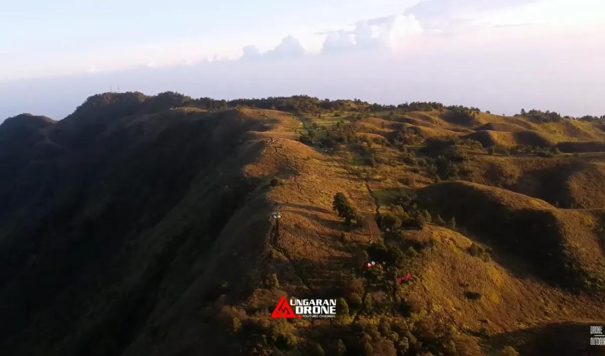 Dijuluki gunung mayit