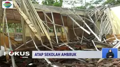 Akibat hujan deras disertai angin, beberapa ruangan tiga kelas di SD Negeri Palang Besi 2, rusak.