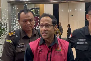 nadiem makarim usai diperiksa kejagung (Liputan6.com/nanda perdana putra)