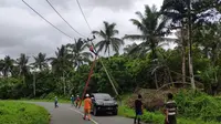 pemulihan listrik pasca gempa Halmahera. (Liputan6.com/Katharina Janur/PLN Ternate)