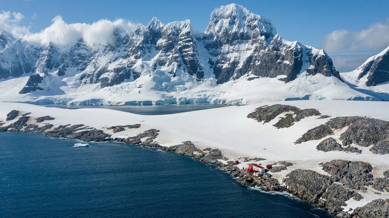 FOTO: Antartika Kian Terancam, Wisata dan Riset Picu Percepatan Pencairan Es