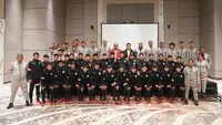 Ketua Umum PSSI Erick Thohir dan pemain timnas Indonesia U-17. (Istimewa)