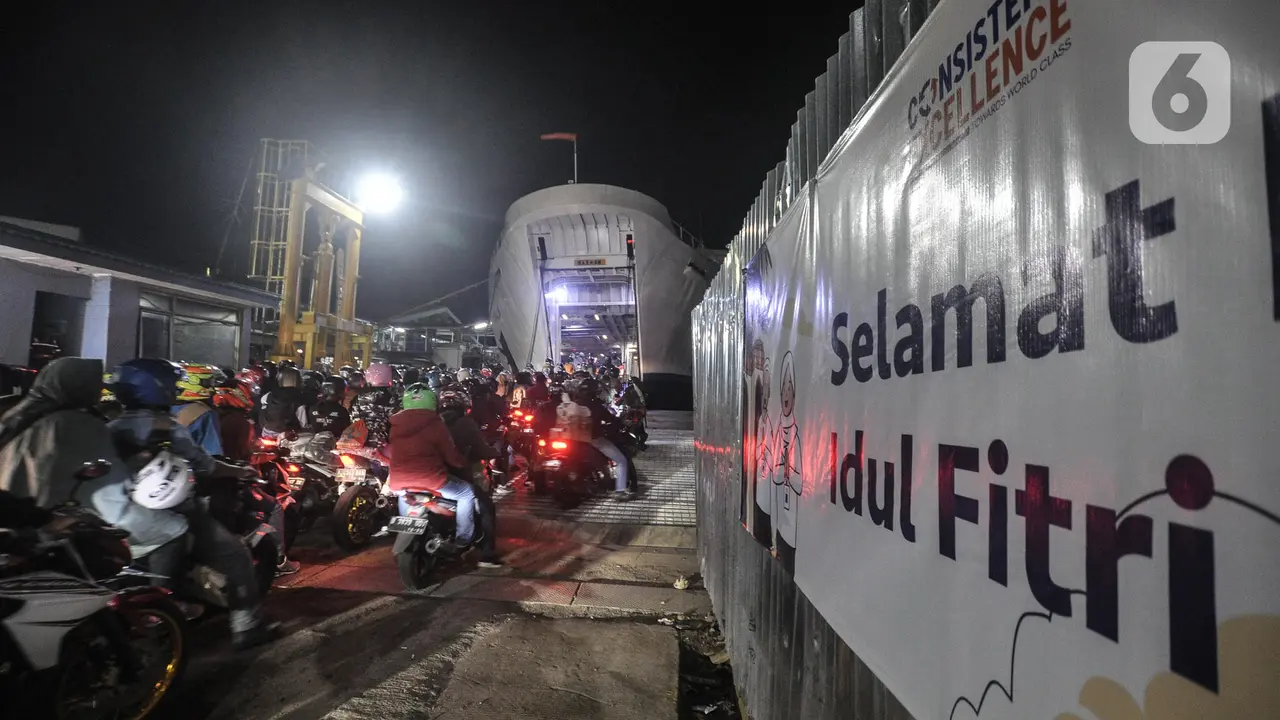 Puncak arus Mudik Lebaran 2022 di Pelabuhan Merak Banten