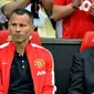 Louis van Gaal dan Ryan Giggs (PAUL ELLIS / AFP)