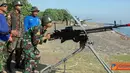 Citizen6, Probolinggo: Sebanyak 30 Siswa Pendidikan Pertama Bintara TNI AL Angkatan ke-31 Pusdikpel Kobangdikal selesai melaksanakan latihan menembak meriam dan demolisi senjata bawah air, Jumat (27/4). (Pengirim: Penkobangdikal)