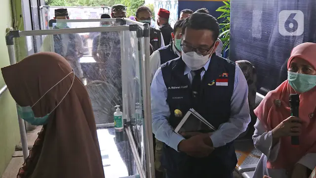 FOTO: Ridwan Kamil Tinjau Simulasi Vaksinasi COVID-19 di Depok