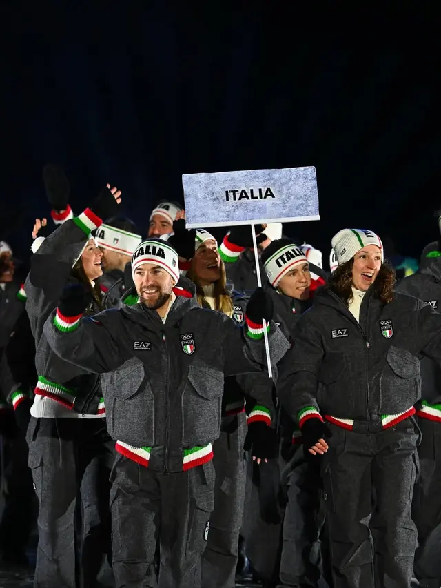 Deretan Kostum Defile Terbaik di Pembukaan Winter Olympics 2026, Dirancang Ralph Lauren hingga Emporio Armani