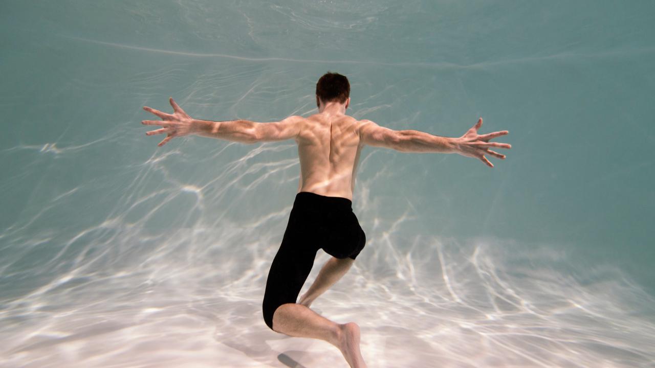 Ilustrasi Treading Water