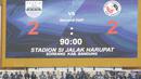 Papan skor akhir laga Persib Melawan Semen Padang pada laga Liga 1 Indonesia di Stadion Si Jalak Harupat, Bandung, Sabtu, (9/9/2017). Persib ditahan imbang 2-2 oleh Semen Padang. (Bola.com/M Iqbal Ichsan)
