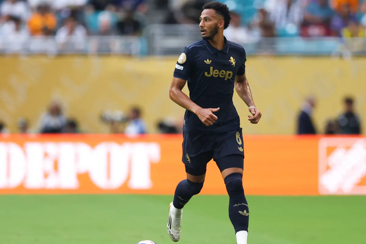 Juventus, Lloyd Kelly
