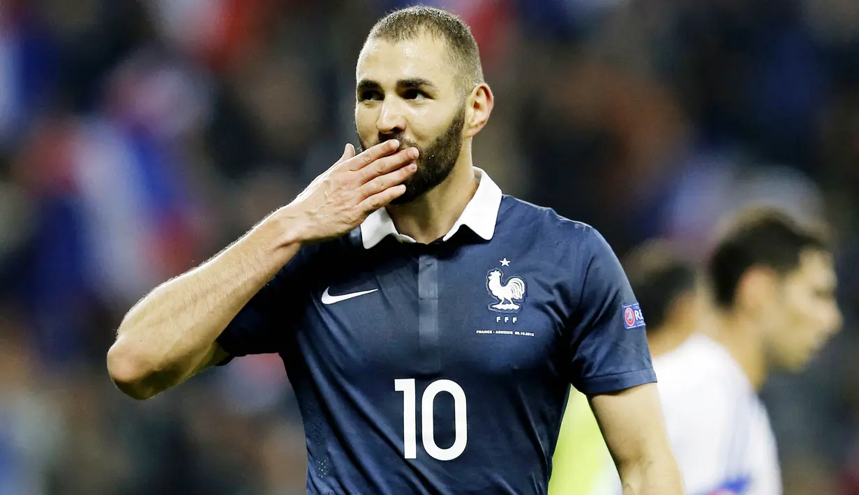 Ujung tombak Real Madrid, Karim Benzema,  akhirnya kembali ke timnas Prancis. Sang pelatih Didier Deschamp menyertakan Benzema bersama 26 pemain untuk bertarung di Euro 2020. (AFP/Valery Hache)