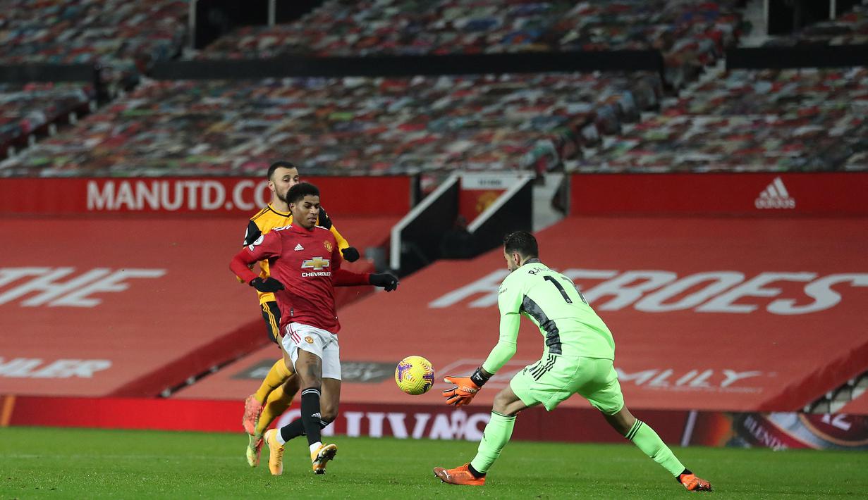 Pada pekan ke-16 Liga Inggris 2020/2021 lagi-lagi Rashford menyelaatkan wajah MU dari kekalahan. golnya di menit 90+4 sempat membuat MU menempel Manchester City pada saat itu. (AFP/Pool/Martin Rickett)