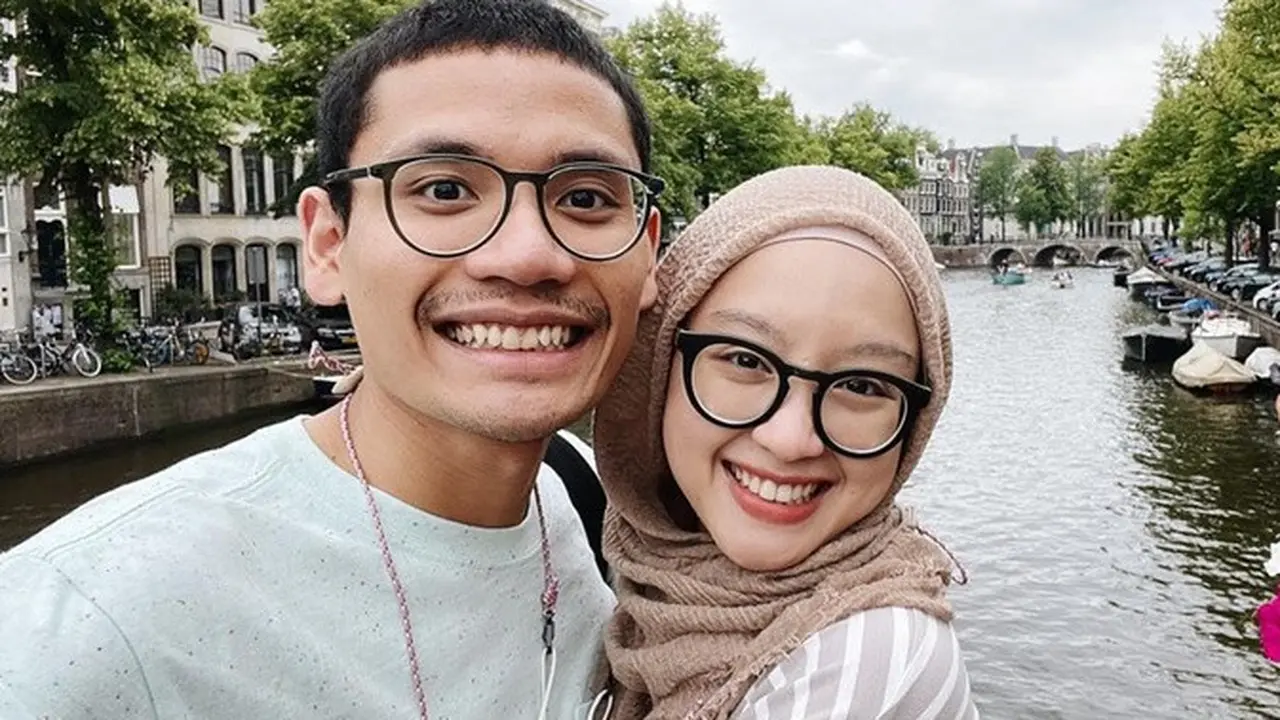6 Potret Romantis YouTuber Gita Savitri dan Paul Andre, Pasangan yang Kini Jadi Sorotan