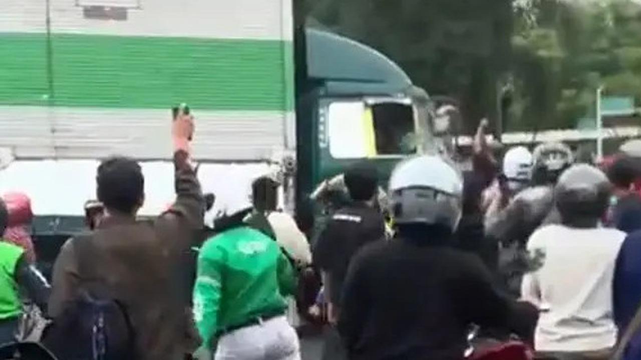 Sopir Truk Ugal-Ugalan Hantam Motor dan Mobil di Tangerang Positif Sabu