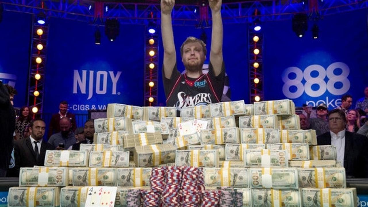 Menang poker, pria ini raup uang tunai Rp 104 miliar