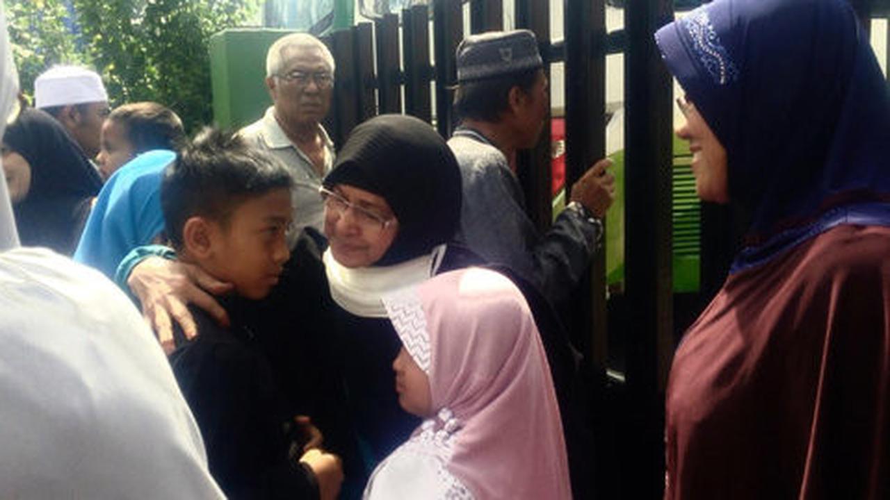Penjemputan jemaah haji di Karawang ricuh, banyak barang tertukar
