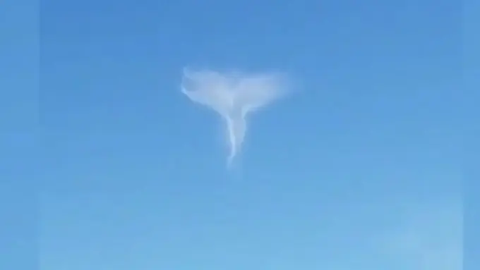 [Bintang] Heboh Video Awan Bersayap di Langit, Sosok Malaikat?