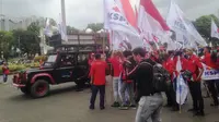 Demo buruh di depan Istana. (Muhammad Radityo Priyasmoro)