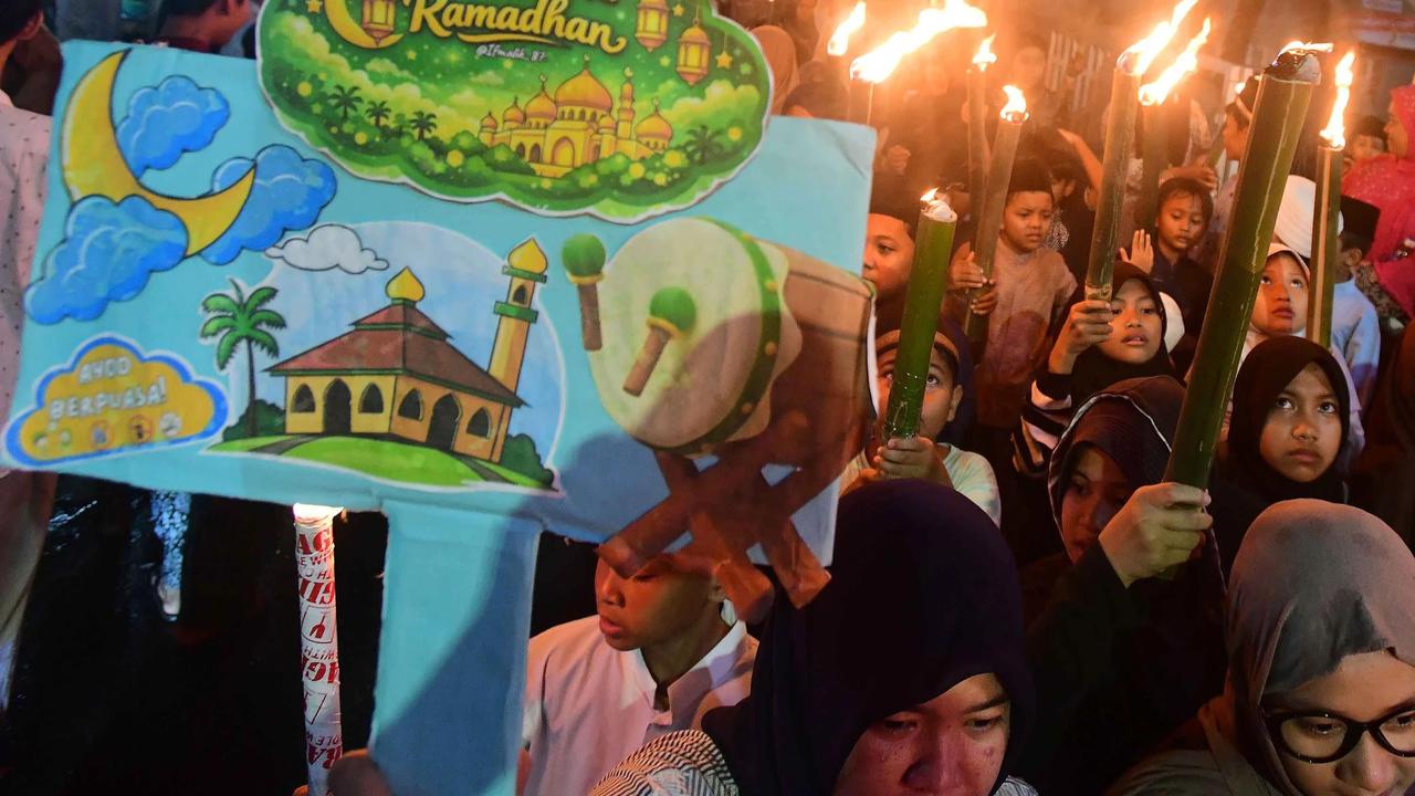 FOTO: Antusias Anak Anak Ramaikan Pawai Obor Ramadhan