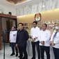 Ketua KPU Kabupaten Tangerang Muhammad Umar dalam jumpa pers, Selasa (11/6/2024). (Liputan6.com/Pramita Tristiawati).