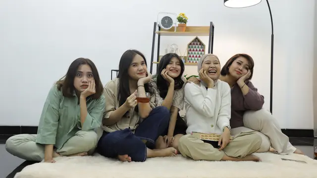 wanita maret momen menyenangkan