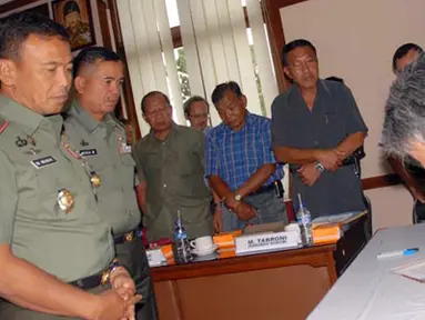 Citizen6, Bandung: Penyerahan aset tersebut ditandai dengan penandatanganan Naskah penyerahan aset PT.  Propelat bertempat di Ruang Bina Yudha Makodam III/Siliwangi, Jalan Aceh 6, Bandung, Rabu (4/1). (Pengirim: Pendam3)
 