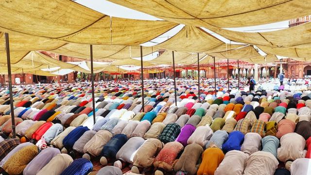 Ilustrasi muslim, salat berjemaah