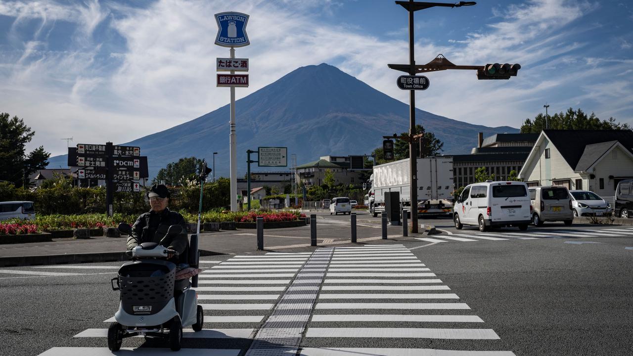 Pertama Kali dalam 130 Tahun, Gunung Fuji Telat Bersalju