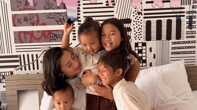 Pola asuh Jennifer Bachdim Jadi Panutan Warganet