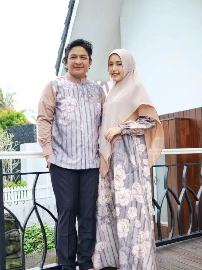 Adelia Pasha dan Pasha Ungu kompak kenakan baju lebaran serasi/dok. Nigoya Syar'i
